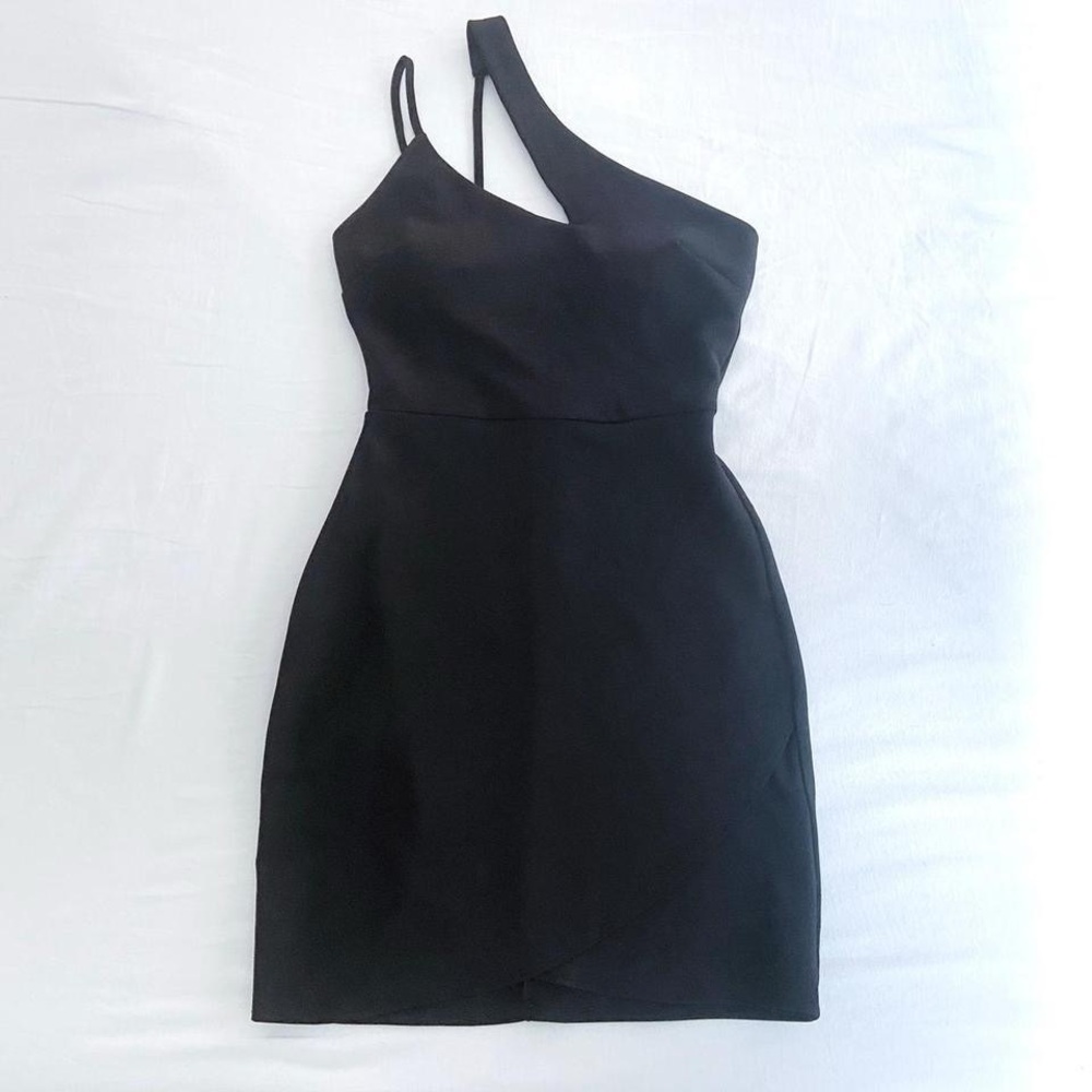 B Darlin Elegant Black One-Shoulder Mini Dress NWT Size 1/2
